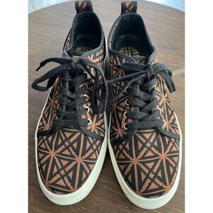 Antonio Melani Larson Lace-Up Logo Knit Sneakers. Size 7.5 (women)